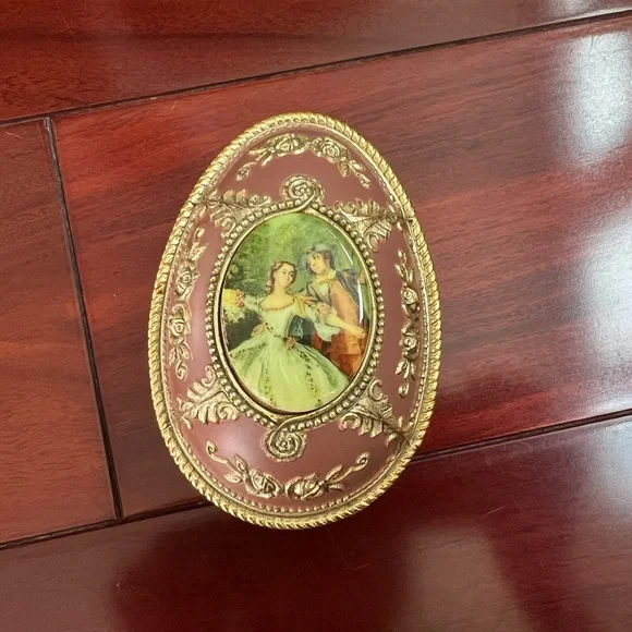 Vintage Sankyo Gold Tone Enamel Footed Egg Shape Trinket Music Box